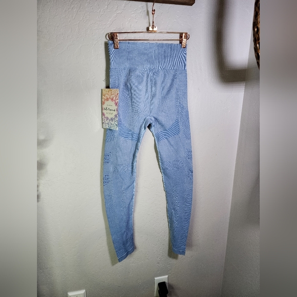 Bella Movement Dusty Blue Legging and Lone Sleeve Top Set Size Small - Picture 6 of 10